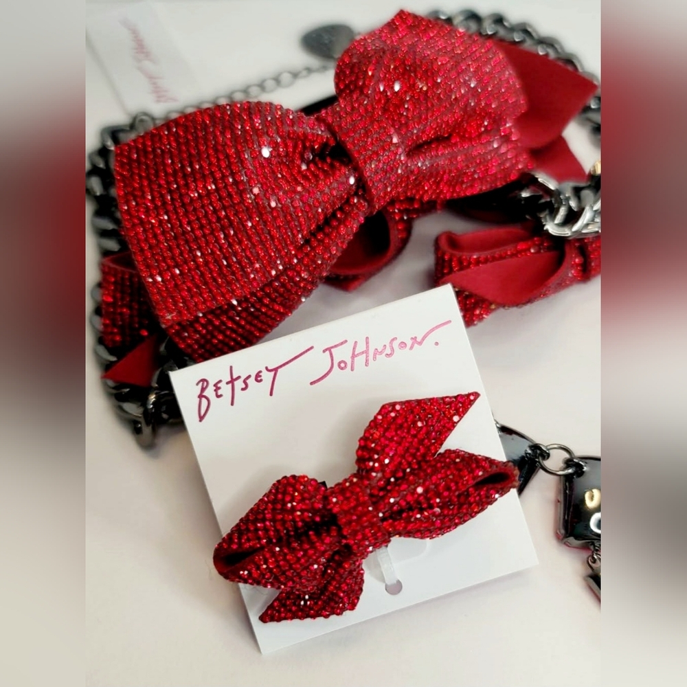 ❤️Betsey Johnson Red Sparkle Bow Holiday 3 Piece Set Necklace Bracelet & Ring - Picture 3 of 12